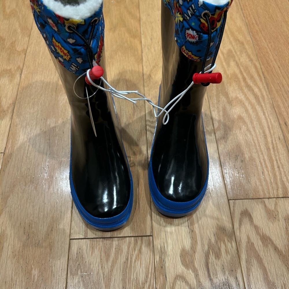 NWT 13/1 rain boots